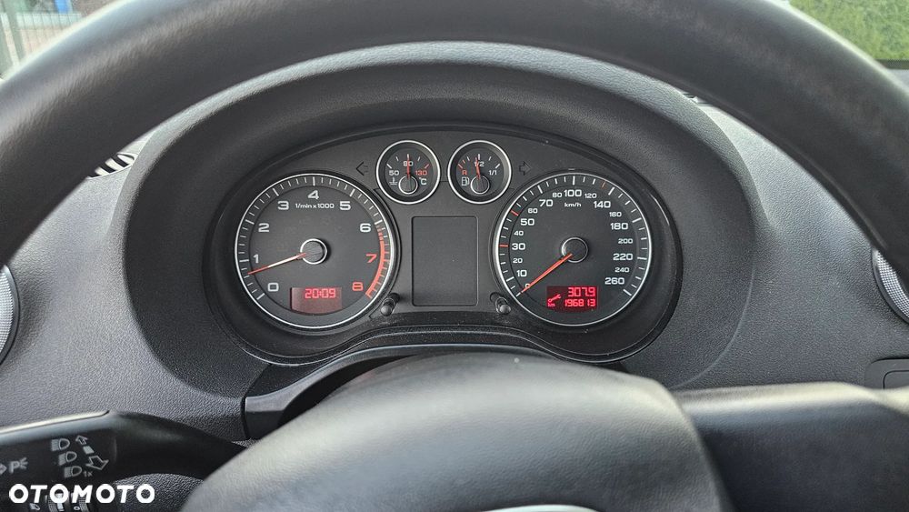Audi A3 3-drzwiowe 1.6 Ambiente - 17
