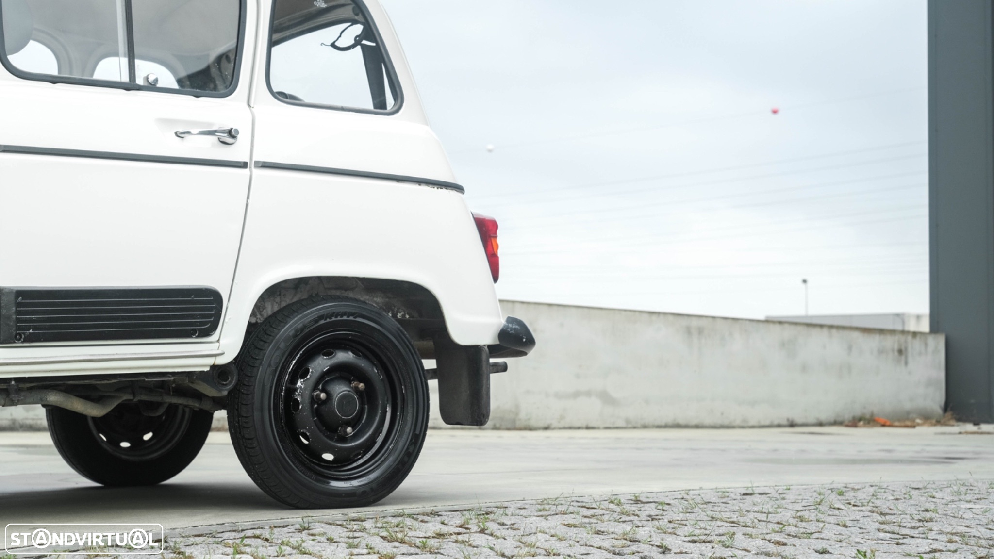 Renault 4 - 9