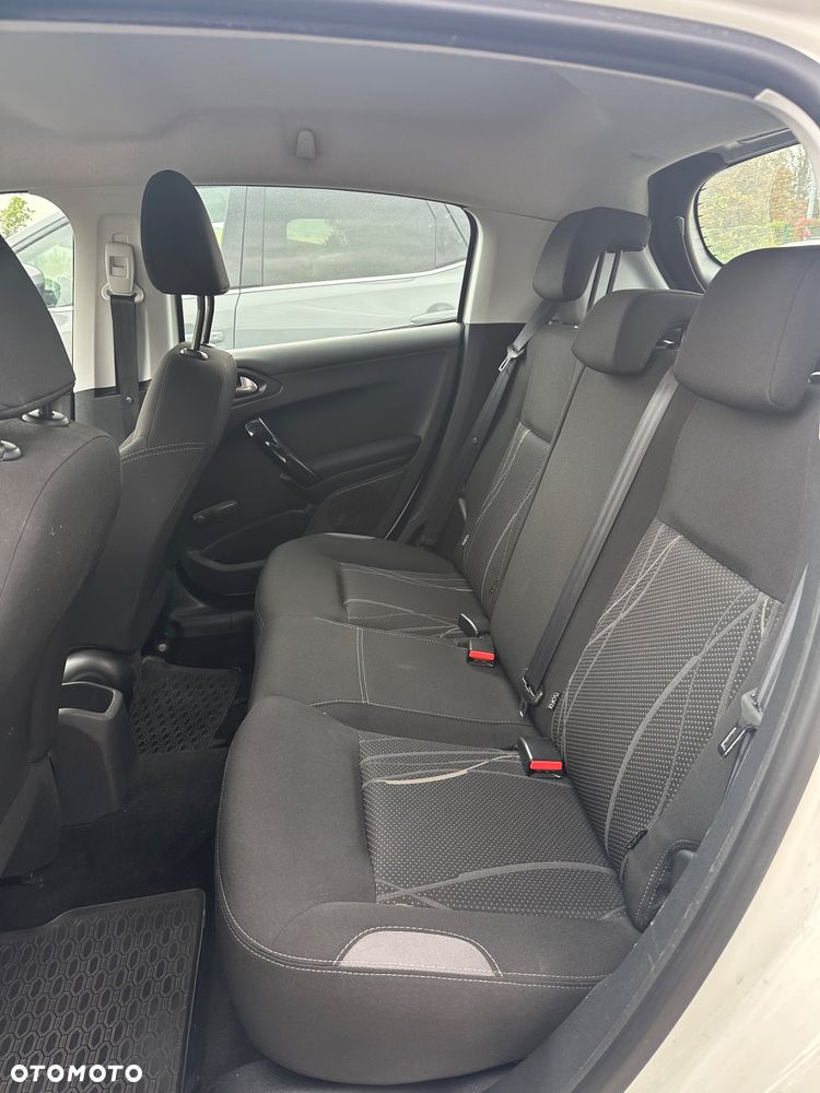 Peugeot 208 1.4 HDi Access - 9