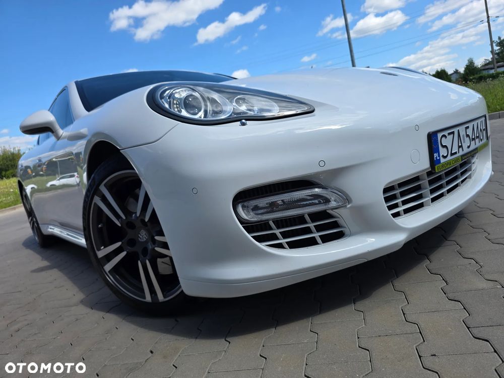 Porsche Panamera Turbo - 38