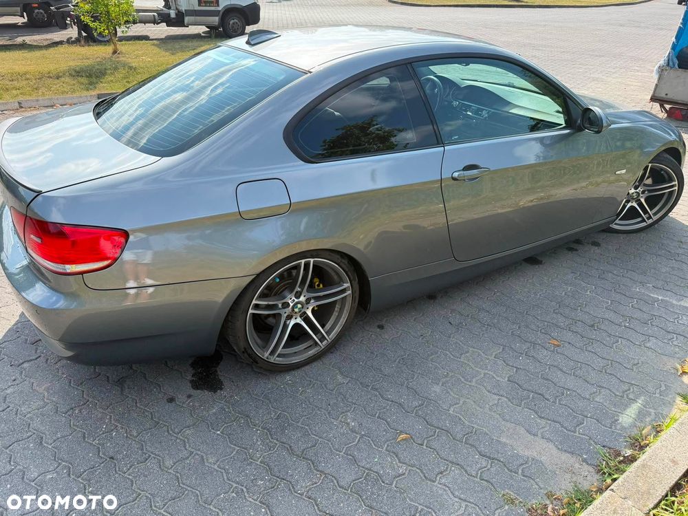 BMW Seria 3 325i - 5