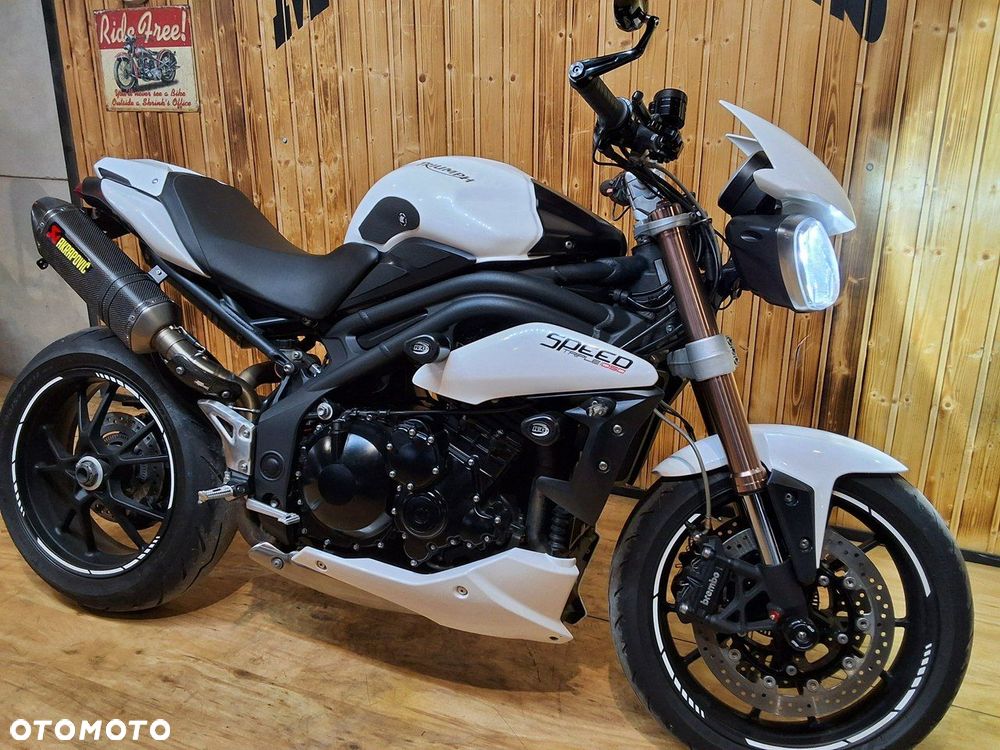 Triumph Street Triple - 19