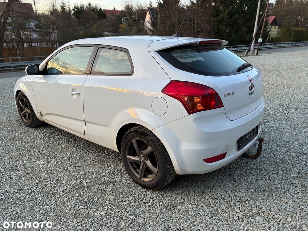 Kia Ceed 1.4 CVVT Attract - 3