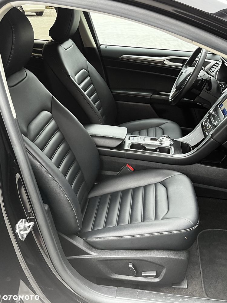 Ford Fusion - 8