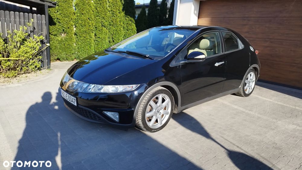 Honda Civic 1.8 Executive NAVI - 32