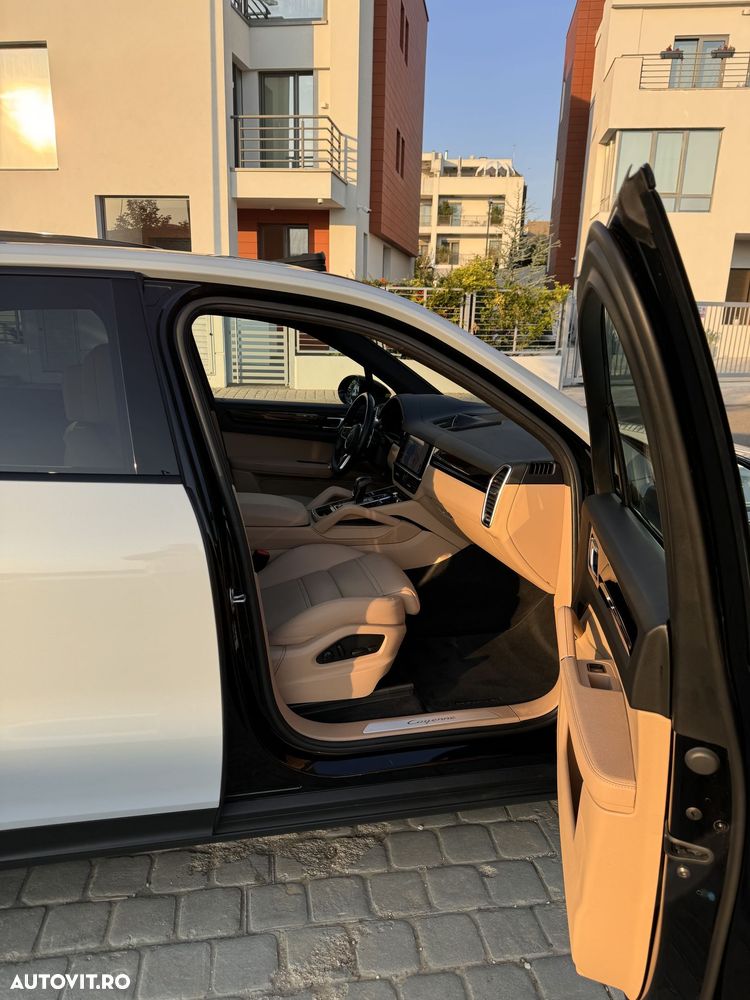 Porsche Cayenne E-Hybrid Tiptronic S - 8