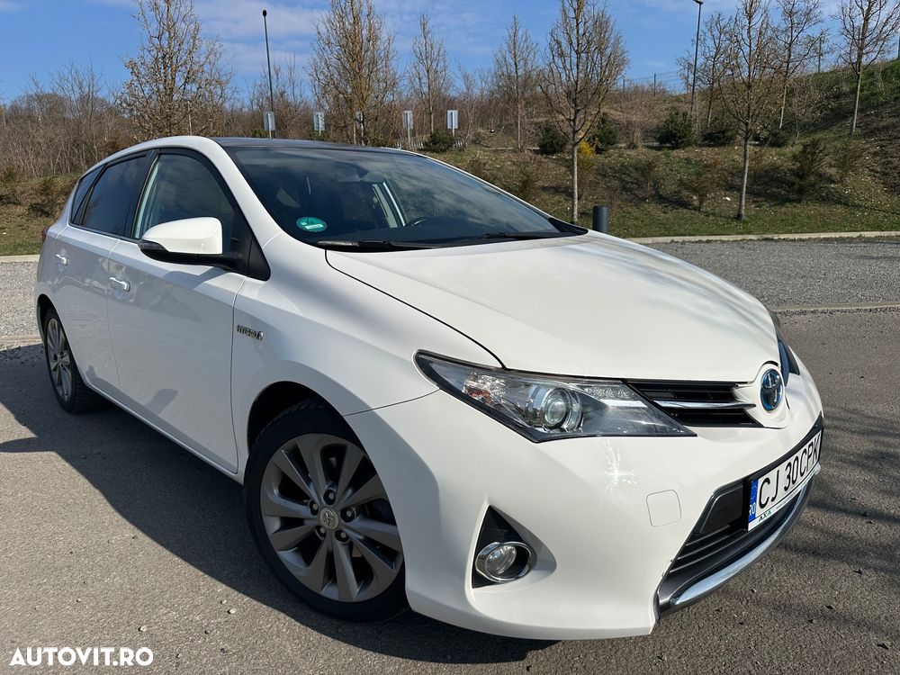 Toyota Auris 1.8 L VVT-i Luna - 1