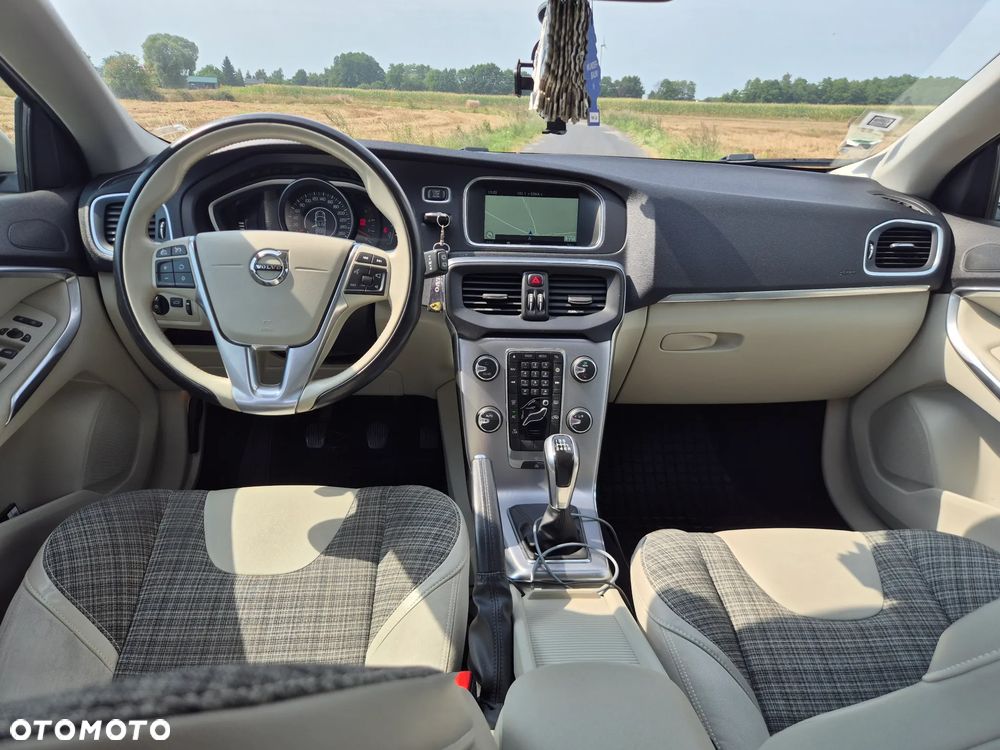 Volvo V40 D2 Drive-E R-Design Momentum - 7