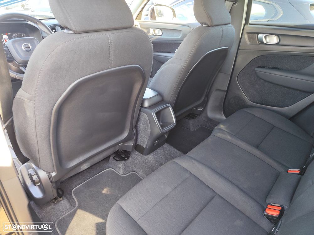 Volvo XC 40 1.5 T2 Momentum - 23