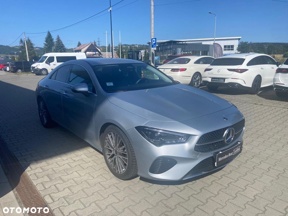 Mercedes-Benz CLA 180 Progressive 7G-DCT - 3