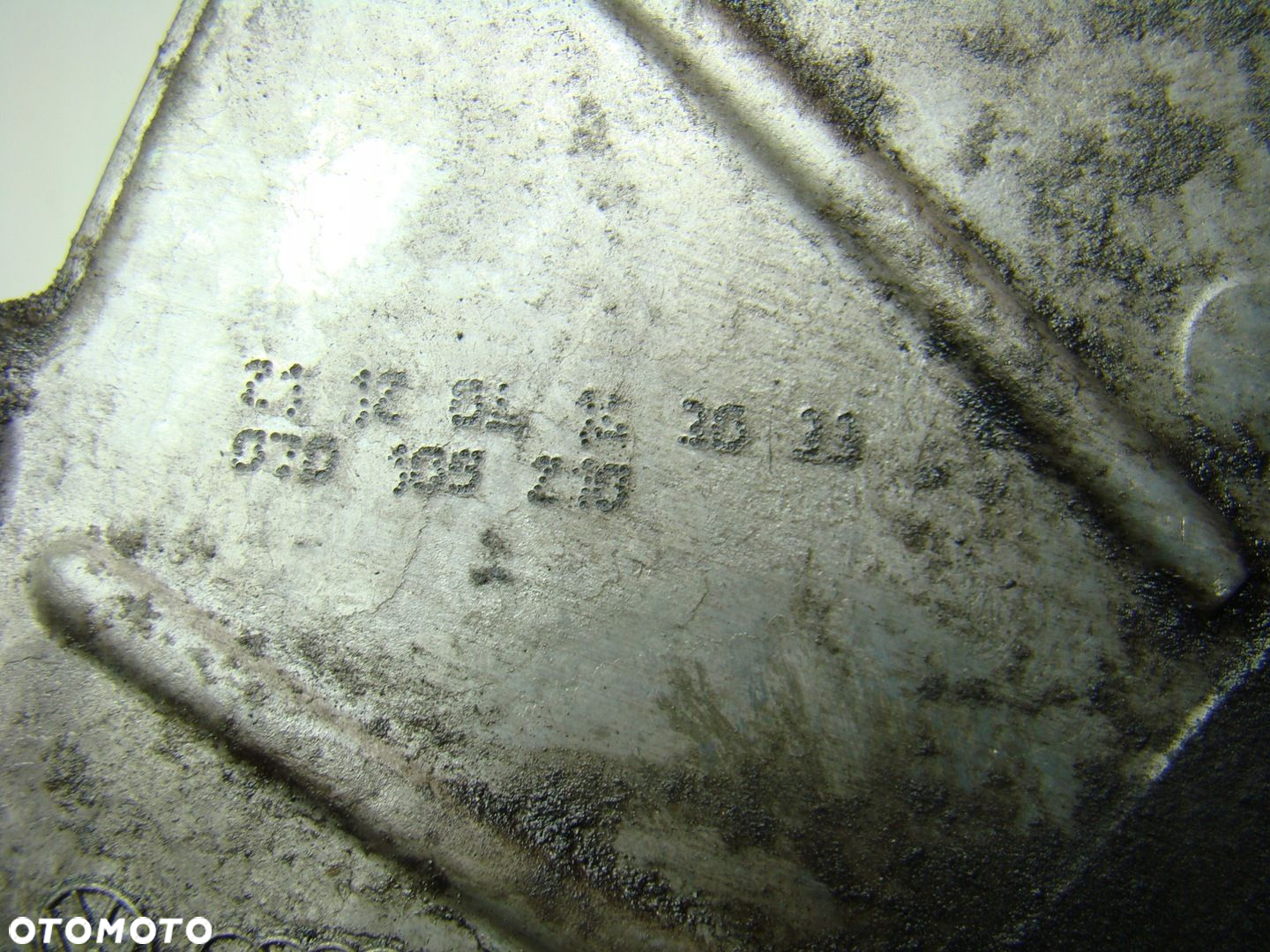 Osłona obudowa rozrządu Volkswagen Transporter T5 2.5 TDI 070109211 - 5