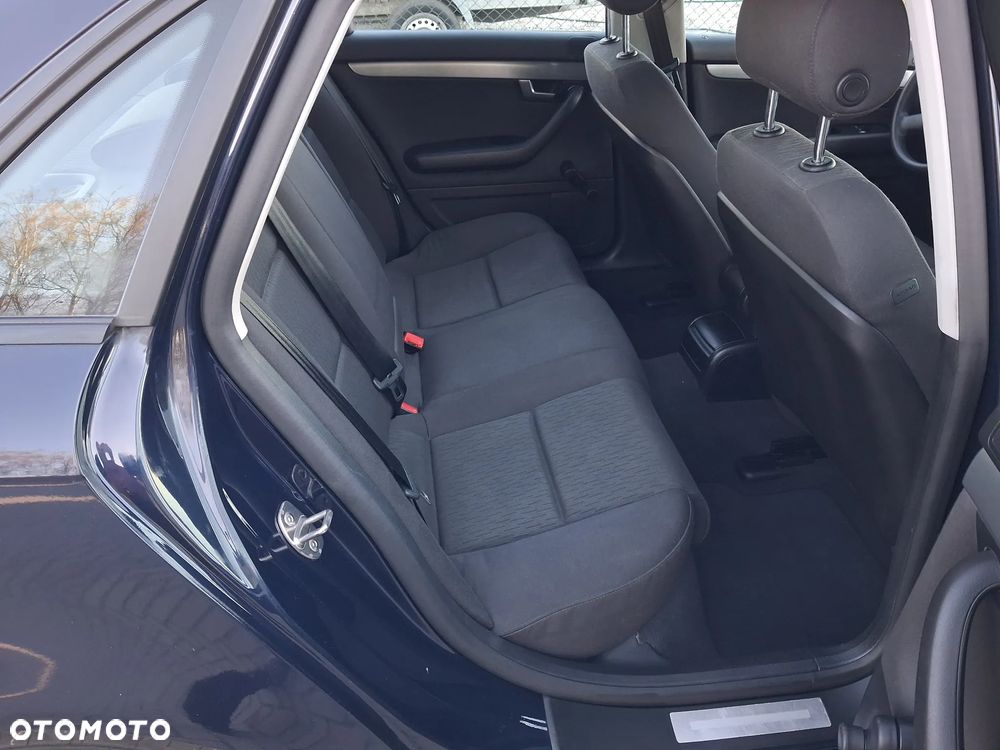 Audi A4 Limousine - 19