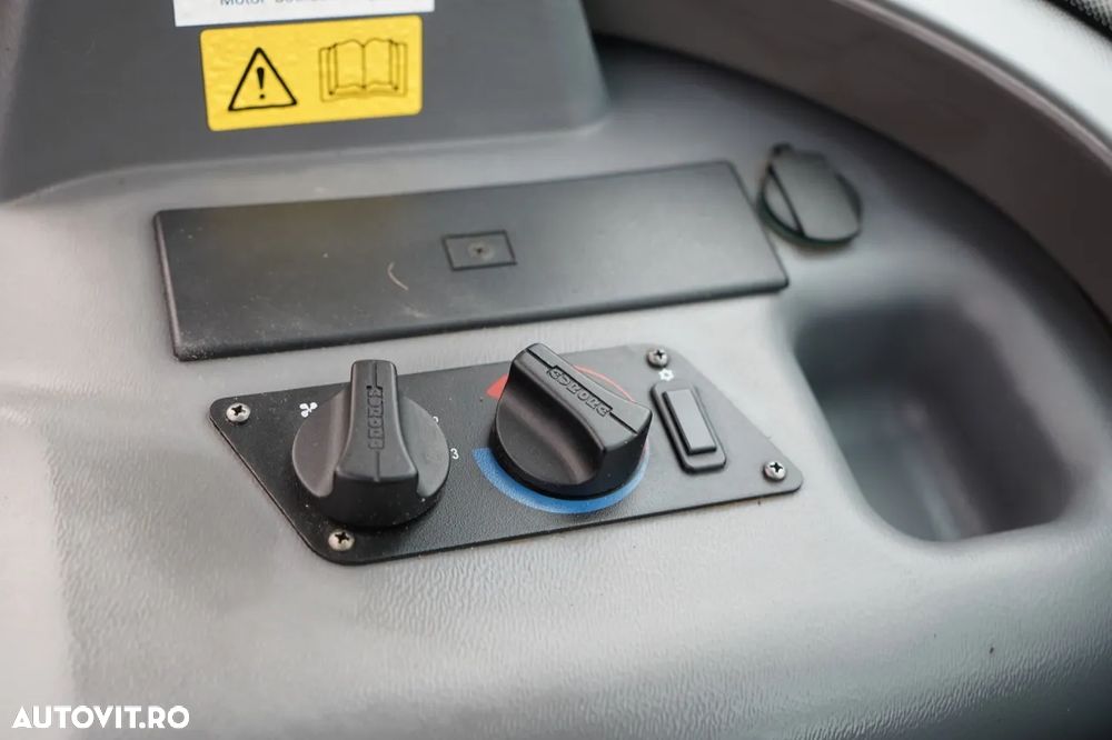 Hitachi ZW95 / ÎNCĂRCĂTOR PE ROȚI / 2020 / FURCĂ PENTRU PALEȚI - 37