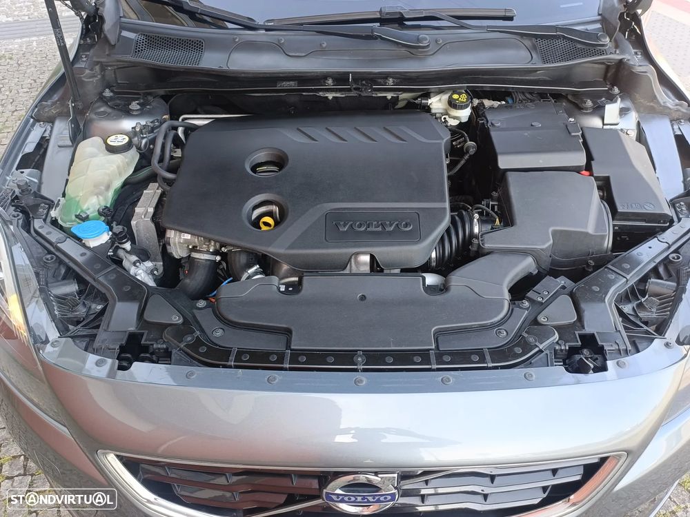Volvo V40 1.6 D2 Eco Momentum — fotografia 15