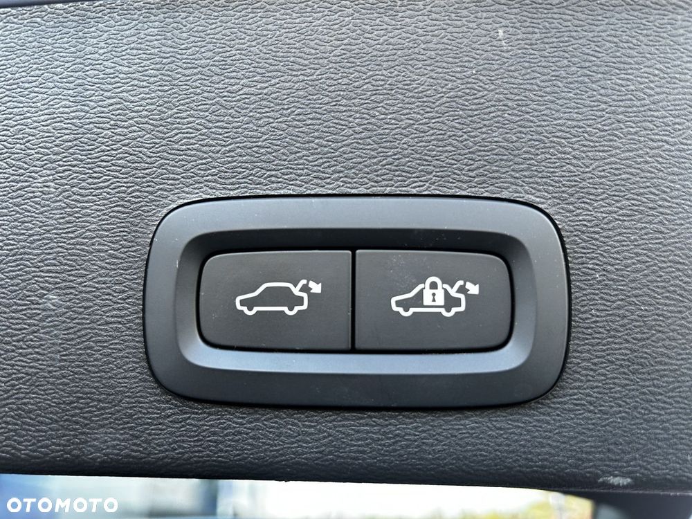 Volvo XC 40 - 30
