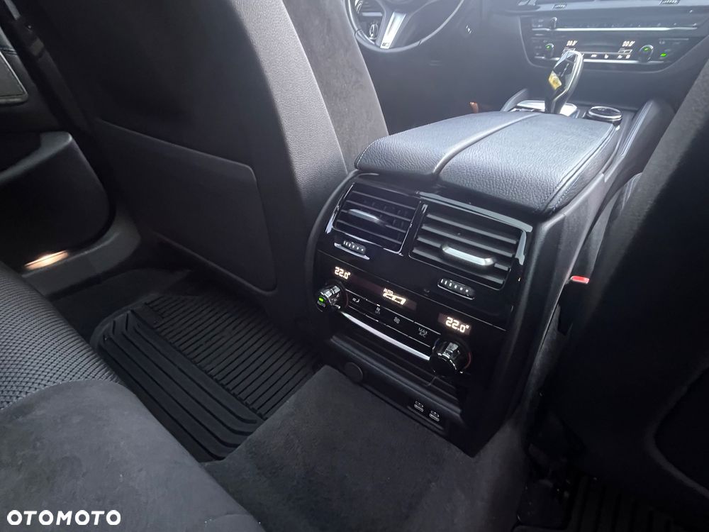 BMW Seria 5 520d M Sport Edition - 17