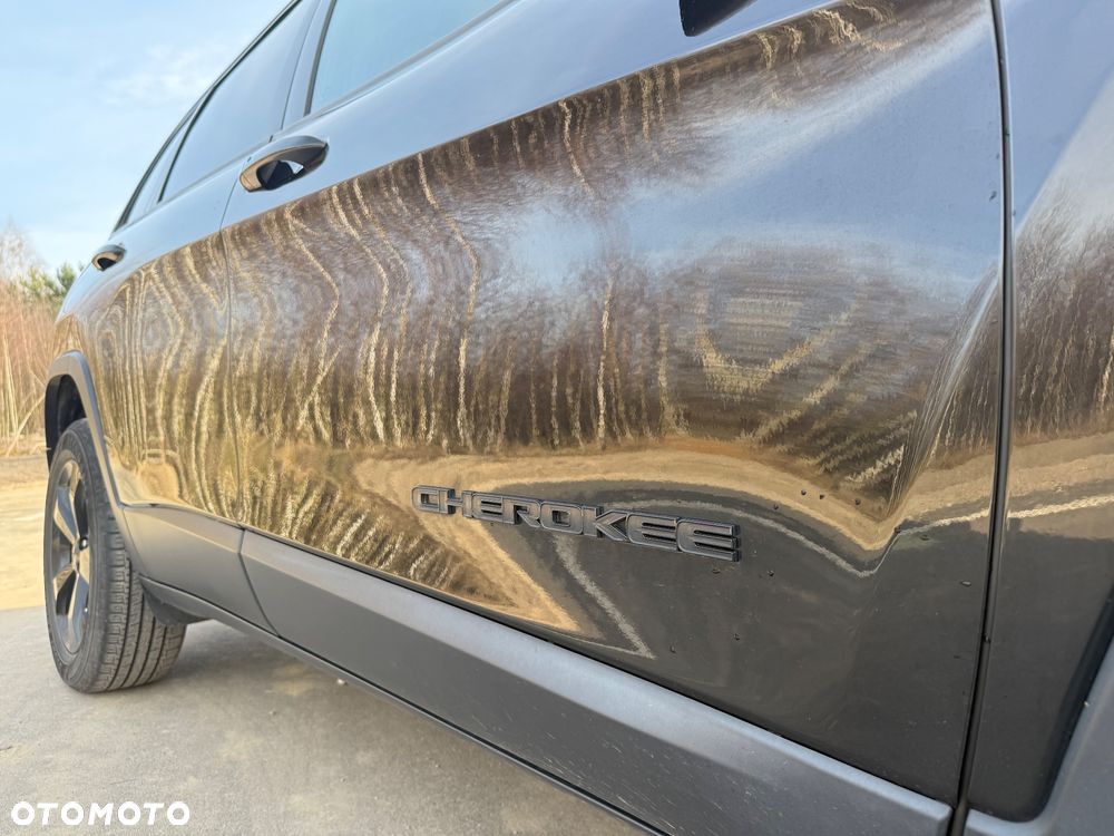 Jeep Cherokee - 15