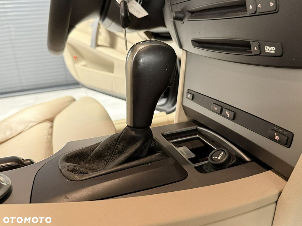 BMW Seria 5 525i Touring - 30