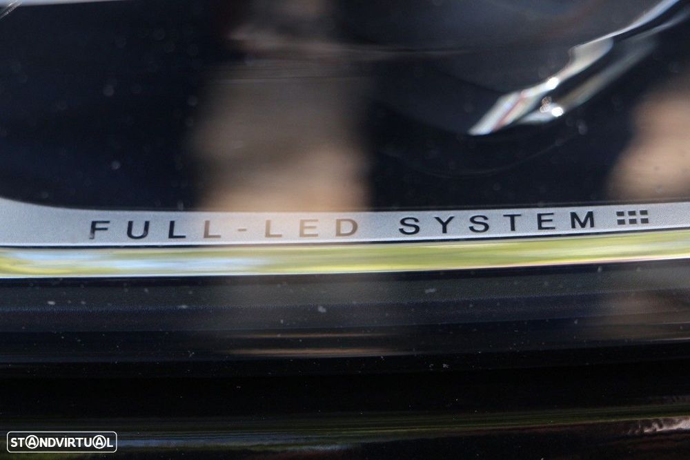 Volvo XC 60 2.0 T8 PHEV R-Design AWD - 11