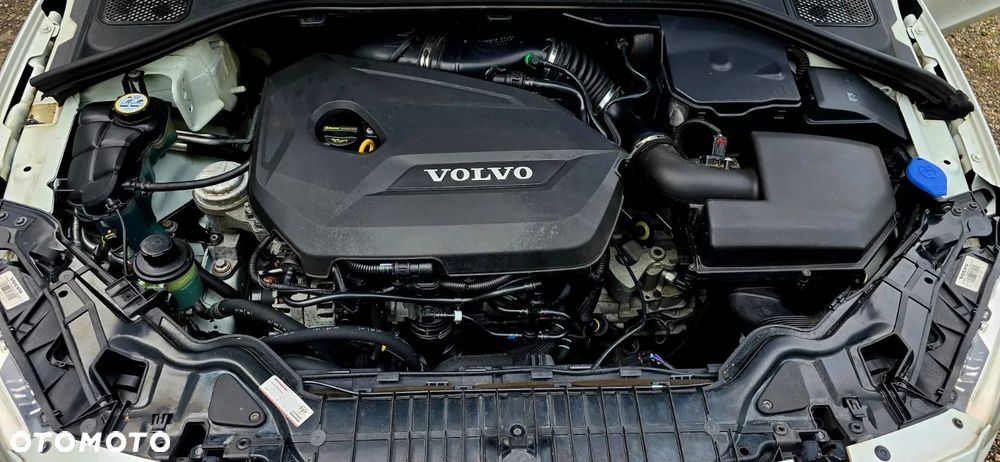 Volvo V60 T3 Momentum - 21