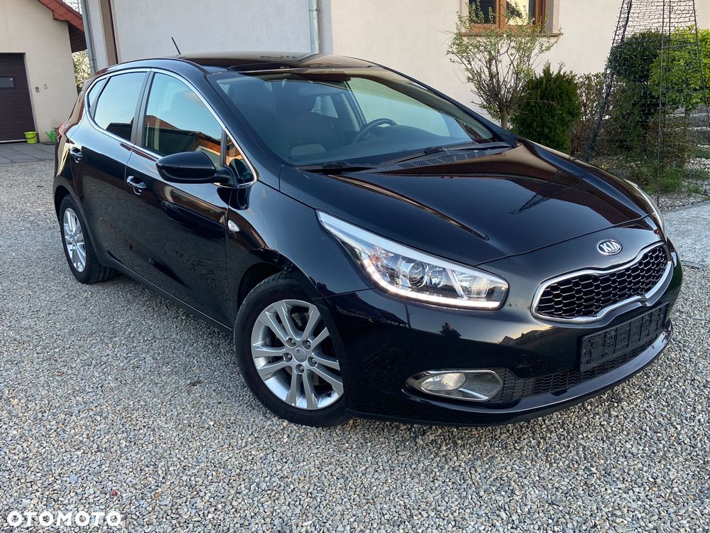 Kia Ceed 1.6 CRDi 128 ISG Spirit - 18