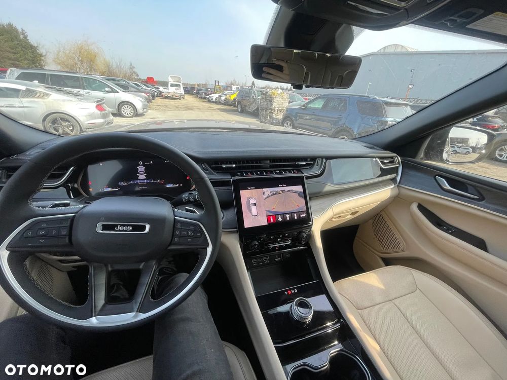 Jeep Grand Cherokee - 10