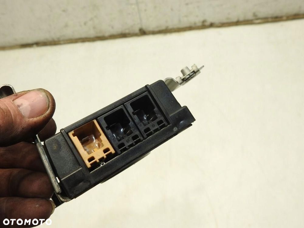 WZMACNIACZ ANTENY AUDI A3 8P 8P4035225D 7617310103 - 3