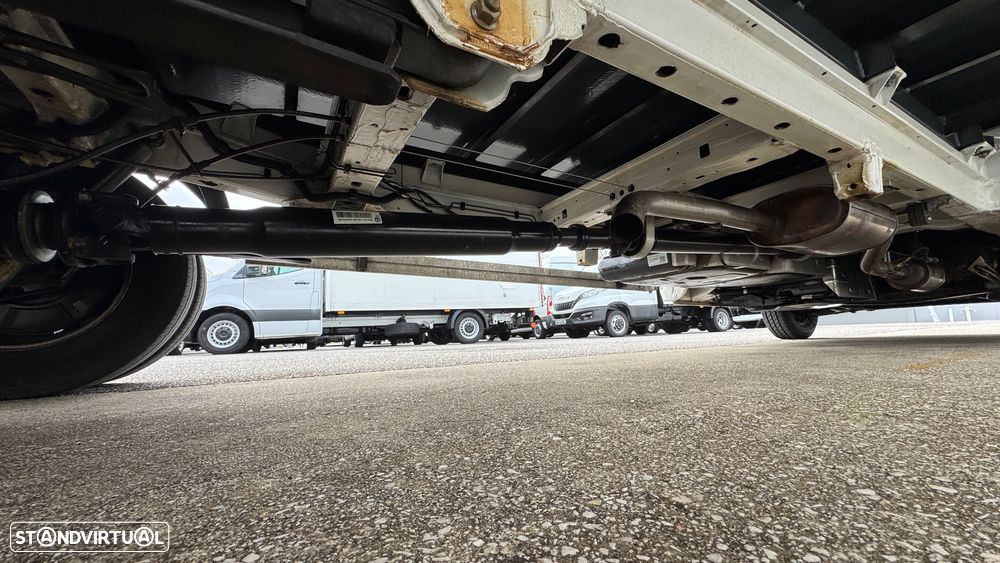 VW Crafter MAN 5.160 CX Automática RWD - 9