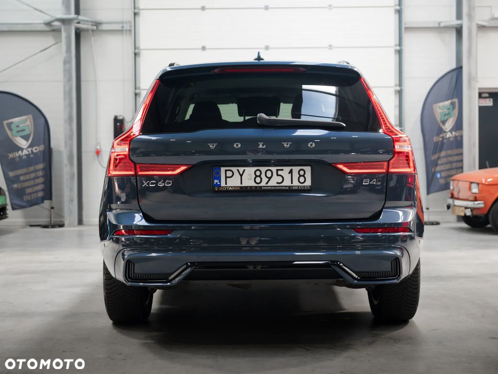 Volvo XC 60 B4 D AWD Plus Dark - 8
