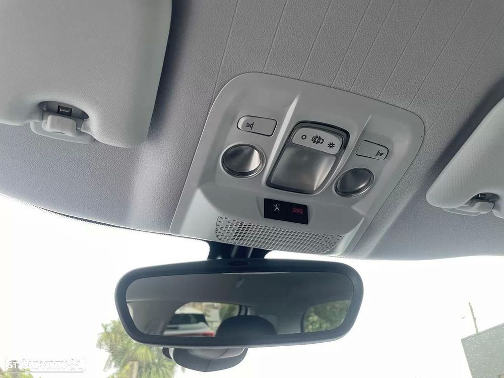 Peugeot 2008 1.2 PureTech GT Line - 44