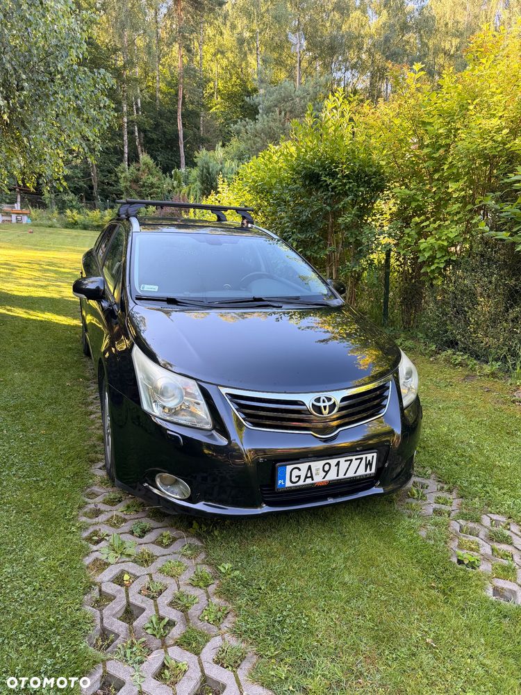 Toyota Avensis 1.8 Luna - 1