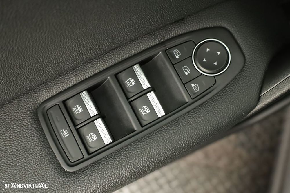 Renault Captur 1.0 TCe Techno Bi-Fuel - 17