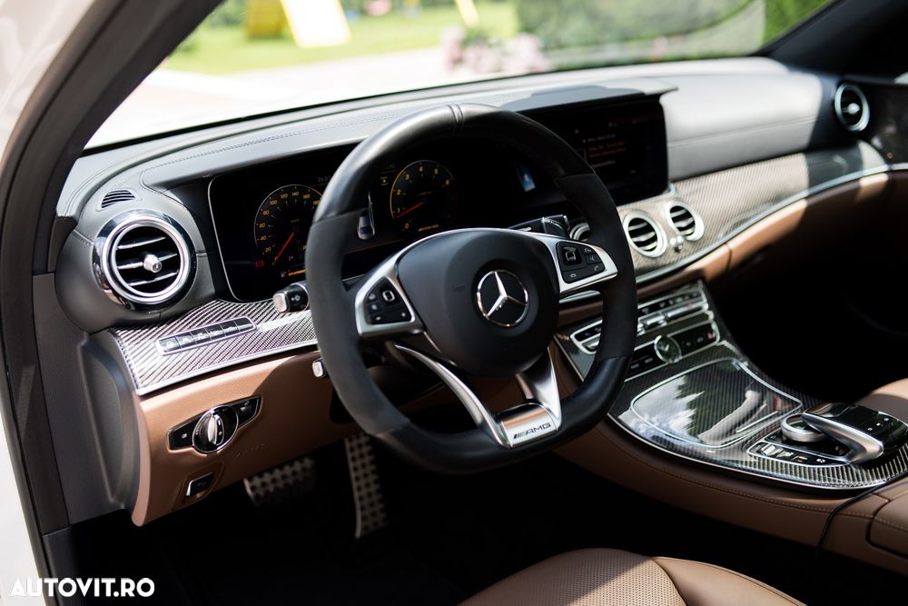 Mercedes-Benz E - 17