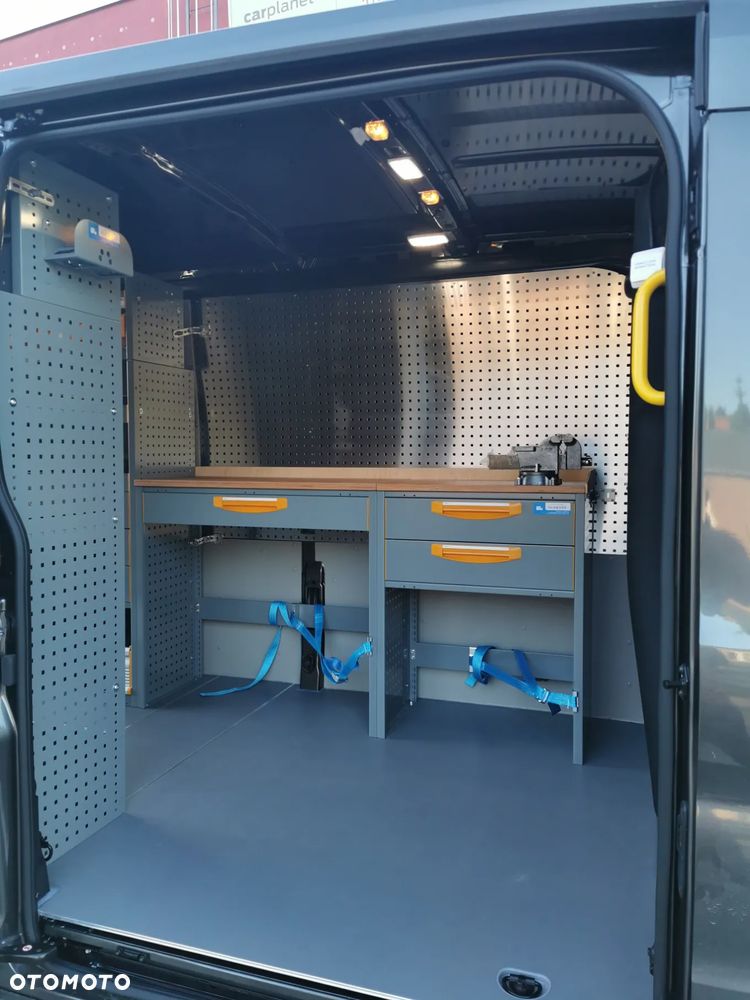 Ford Transit - 12