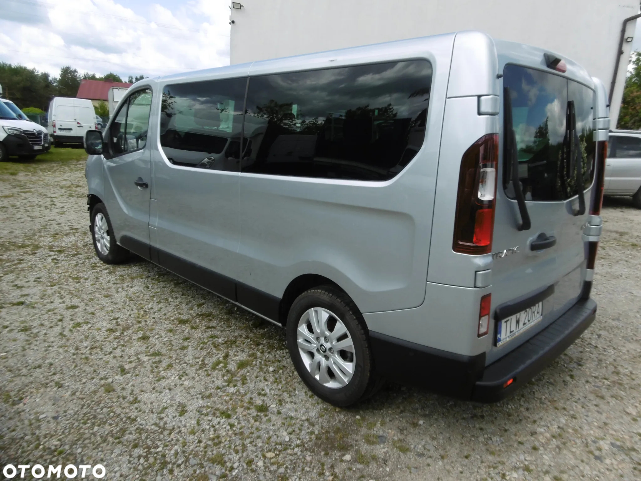Renault Trafic SpaceClass 2.0 dCi Escapade - 4