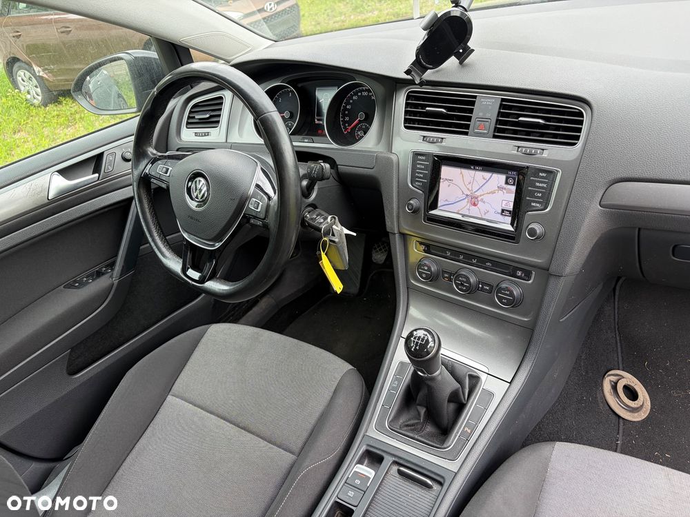 Volkswagen Golf - 10