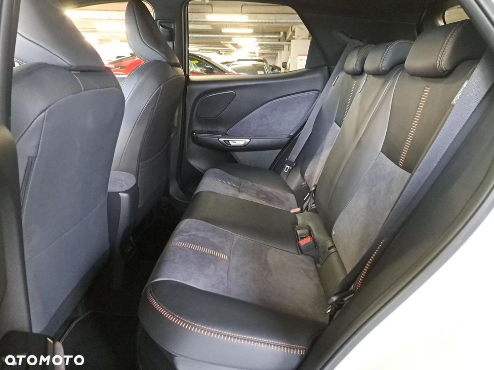 Lexus LBX 1.5 Hybrid Cool - 31