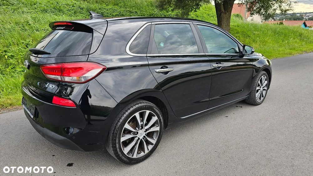 Hyundai i30 1.4 T-GDI Premiere Luxury DCT - 9