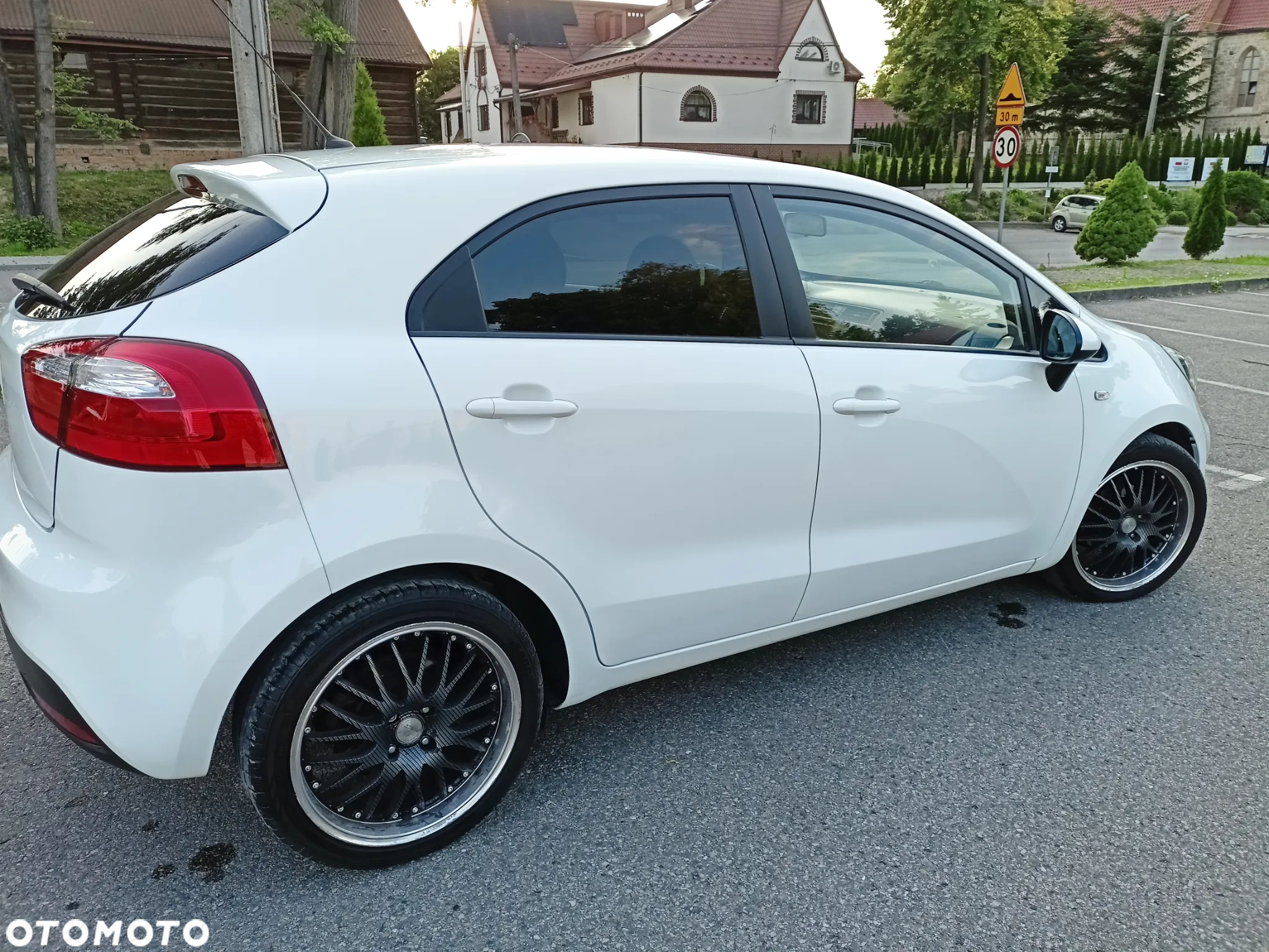 Kia Rio - 7
