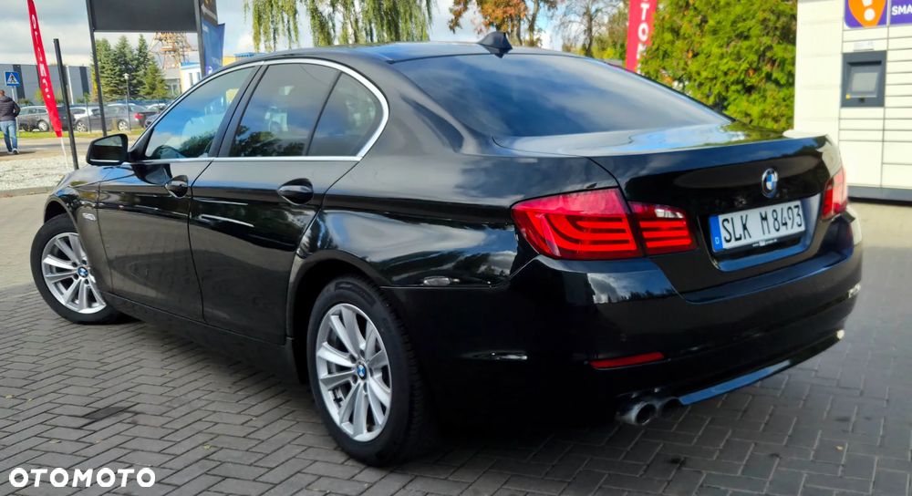 BMW Seria 5 525d - 15