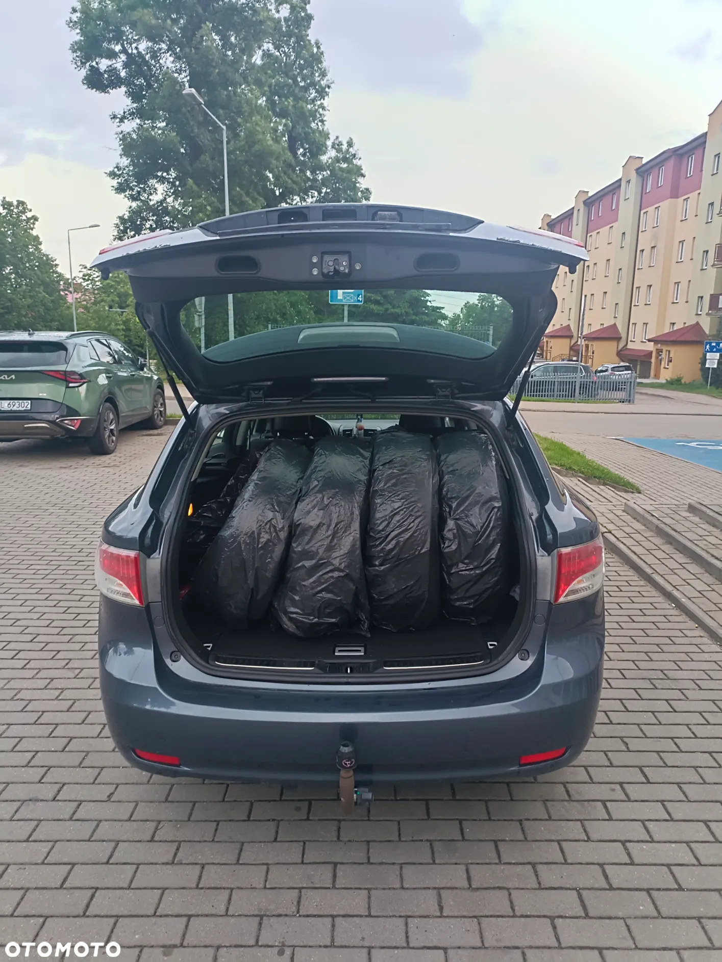 Toyota Avensis 2.0 D-4D Combi - 11