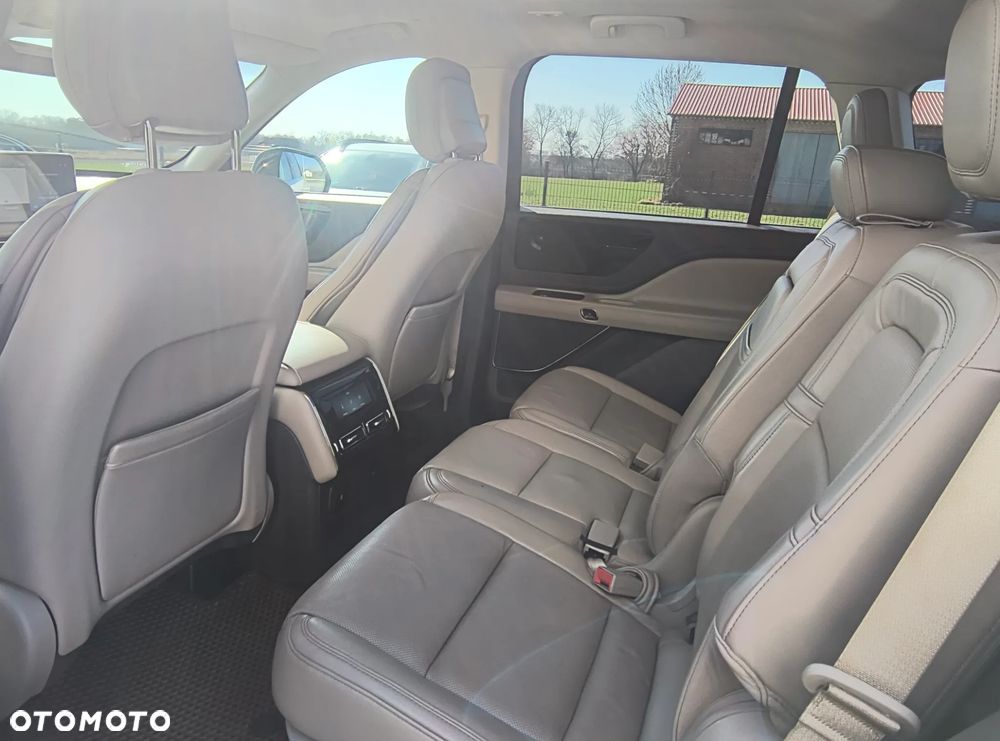 Lincoln Aviator - 11