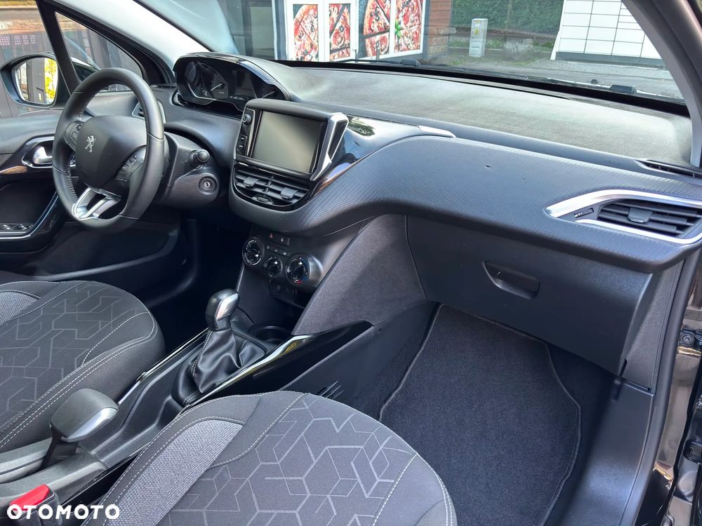 Peugeot 2008 1.2 Pure Tech Active S&S - 20