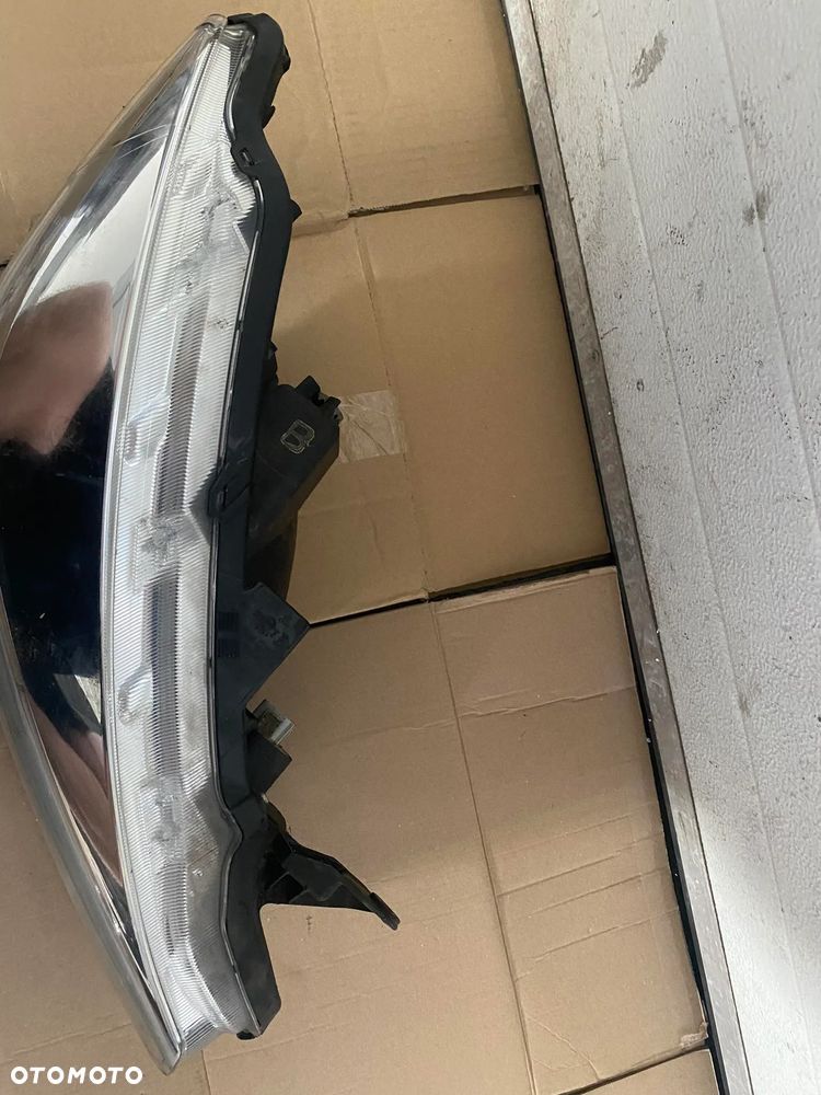 SUZUKI CELEIRO LAMPA PRAWY PRZOD LED - 2
