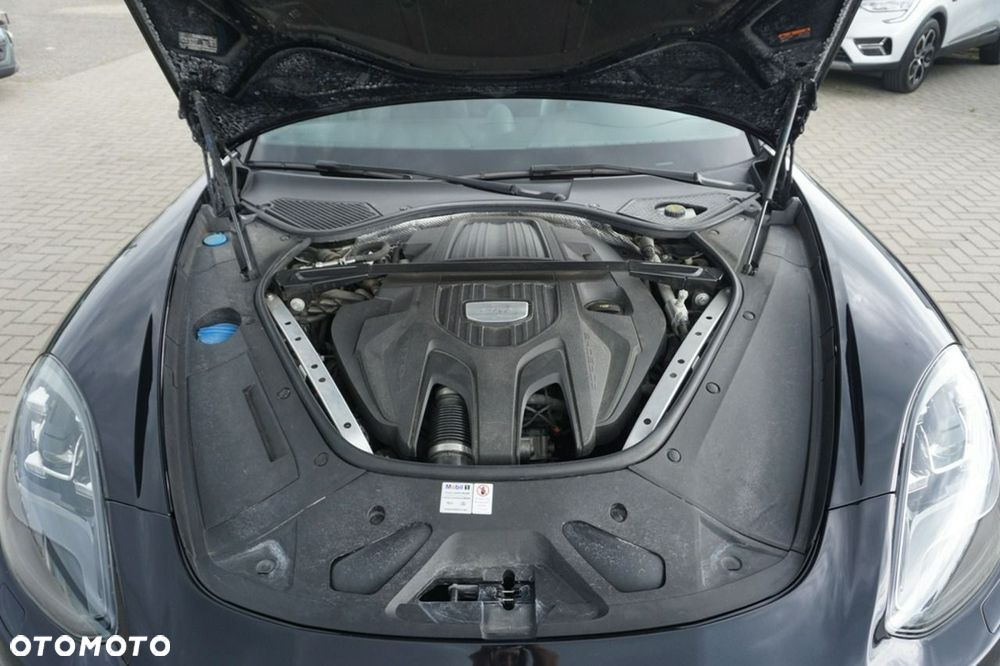 Porsche Panamera 4 - 12