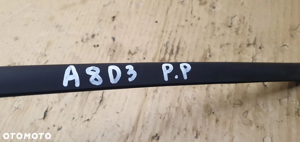 Listwa szyby czołowej prawy przód Audi A8 D3 - 7