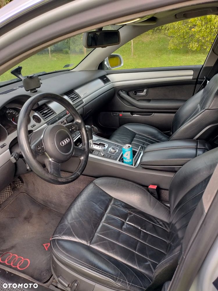 Audi A8 4.2 Quattro - 10