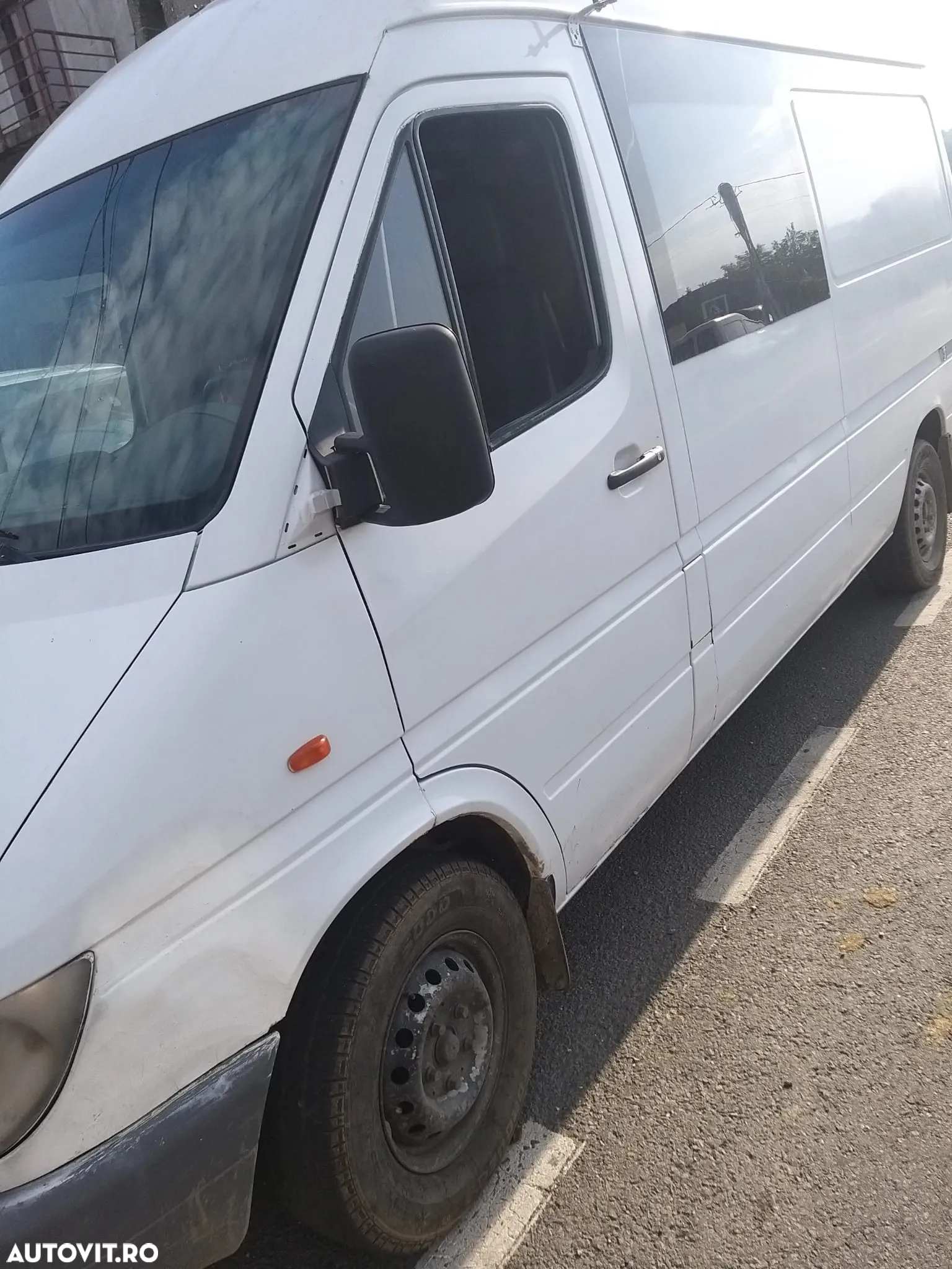 Dezmembram Mercedes Sprinter din 2005 , 2.2 Diesel - 3