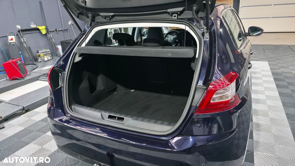 Peugeot 308 125 THP Allure - 10