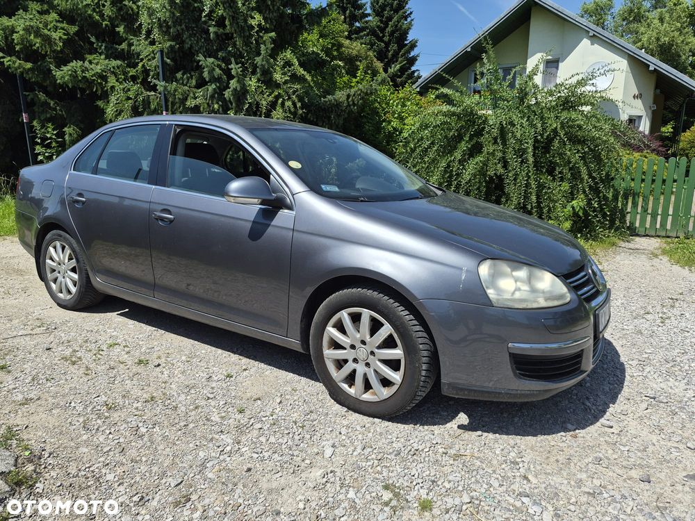 Volkswagen Jetta 2.0 TDI DPF Freestyle - 3